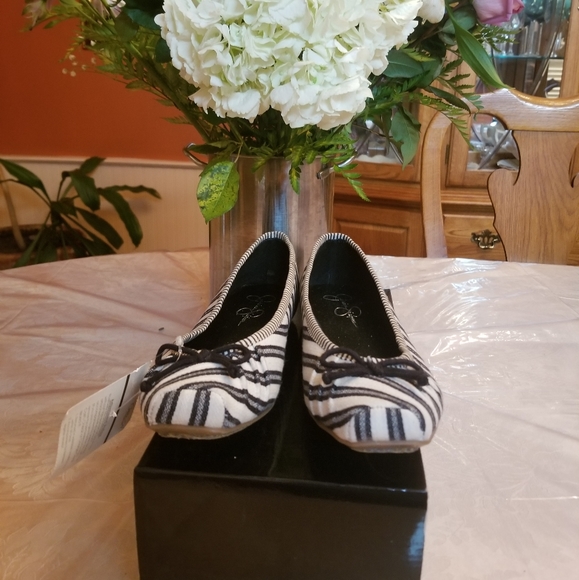 Jessica Simpson flats - Picture 6 of 6